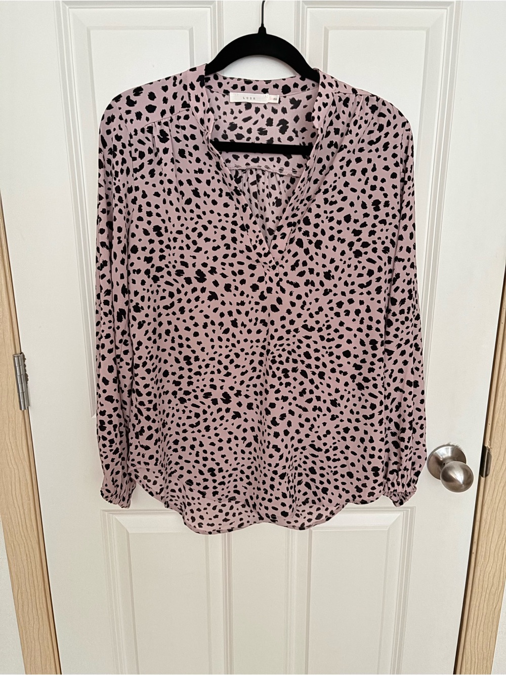 Lush Blush Pink Leopard-Print V-Neck Blouse